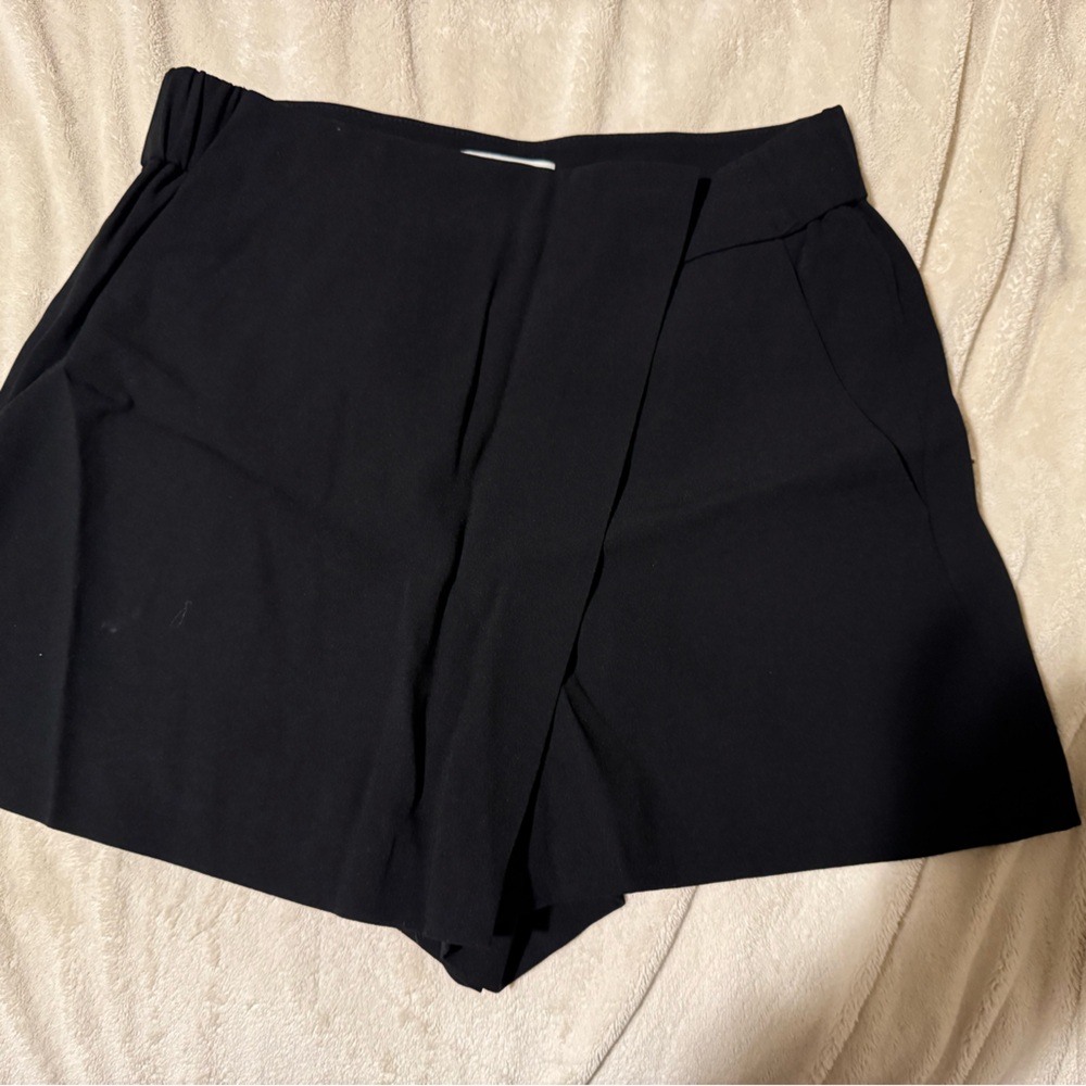 Babaton Aritzia Black Skort